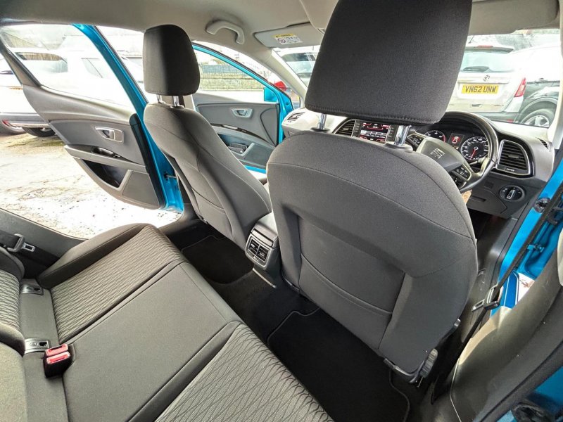 SEAT LEON