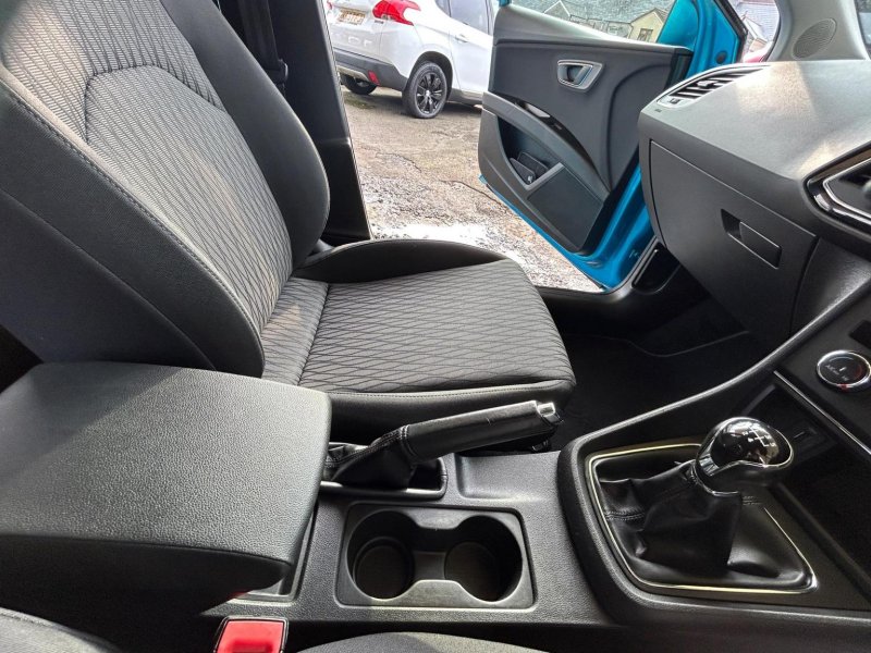 SEAT LEON
