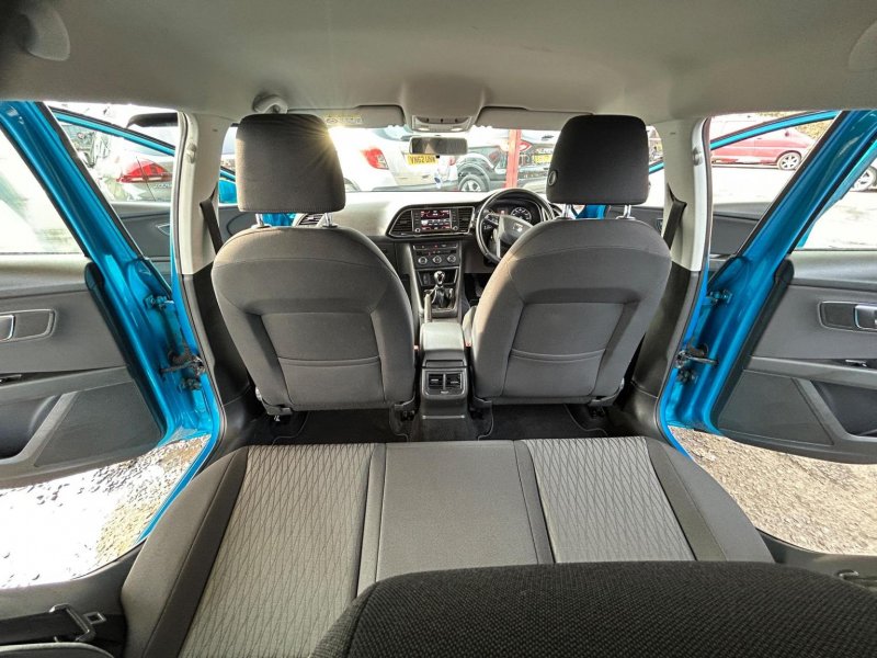 SEAT LEON