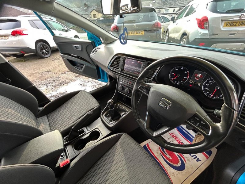 SEAT LEON