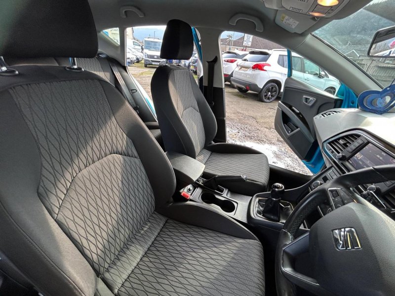 SEAT LEON