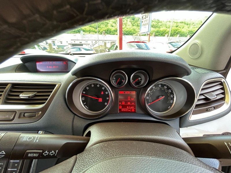 VAUXHALL MOKKA