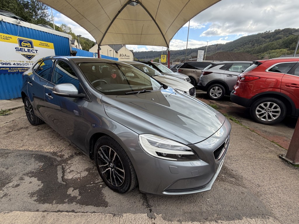 2017 Volvo V40